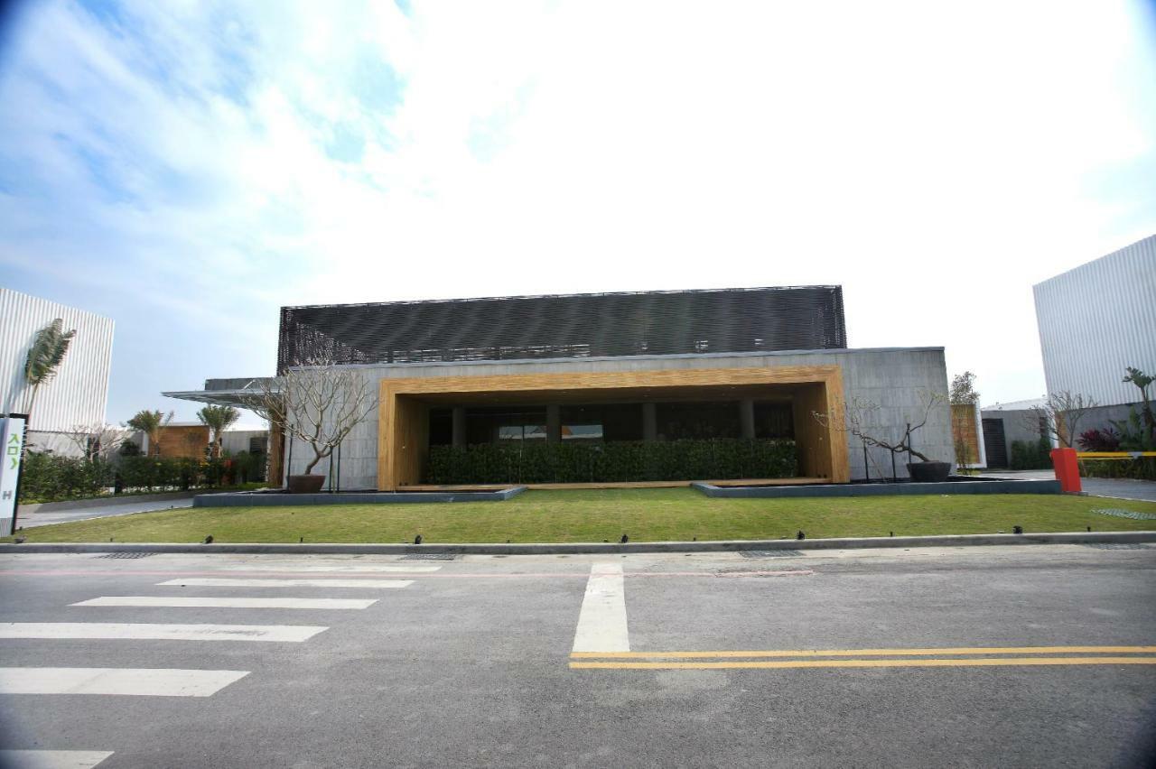 H Villa Inn Tainan Exterior foto